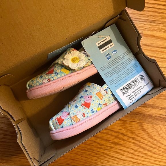 TOMS x peppa pig shoes size 6 toddler - Picture 2 of 3